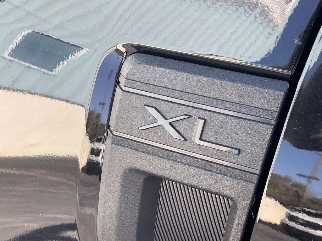 New 2025 Ford Maverick XL w/ Equipment Group 102A image 22