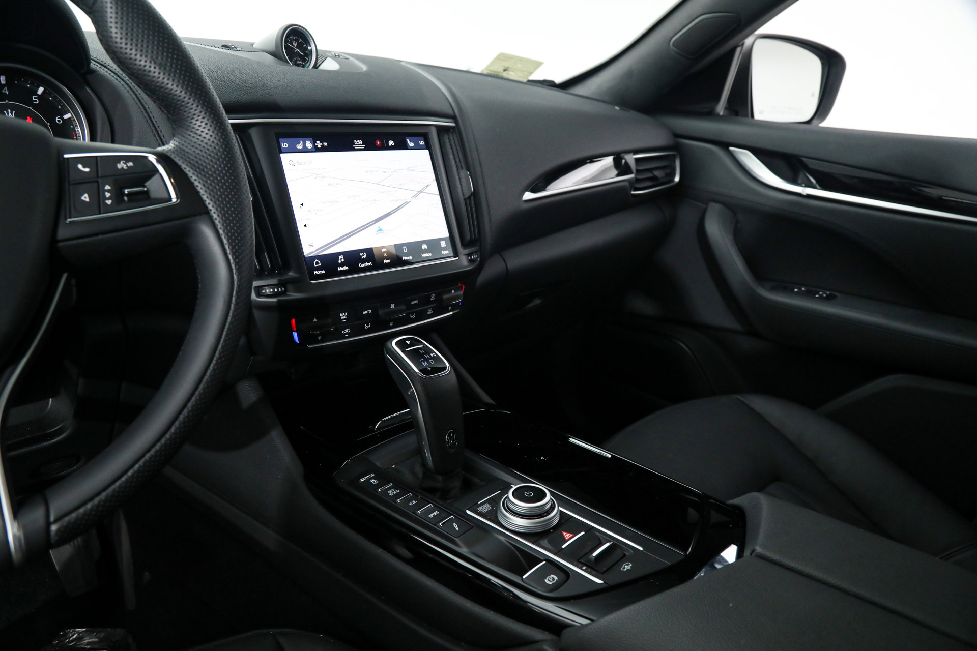 Certified 2023 Maserati Levante GT image 19