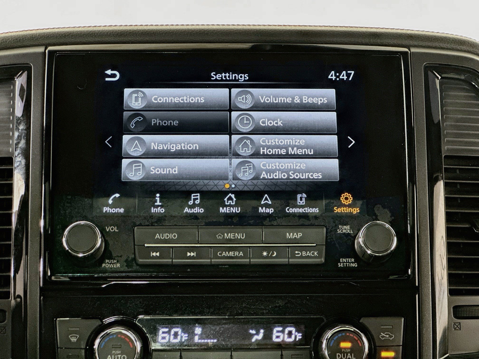 Used 2023 Nissan Titan PRO-4X w/ Pro-4x Convenience Package AWD/4WD image 12
