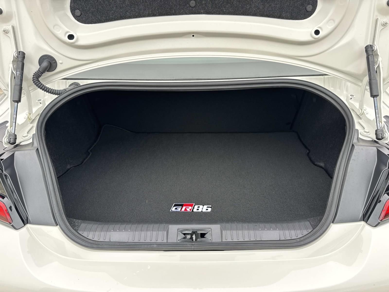 Used 2025 Toyota GR86 Premium image 8