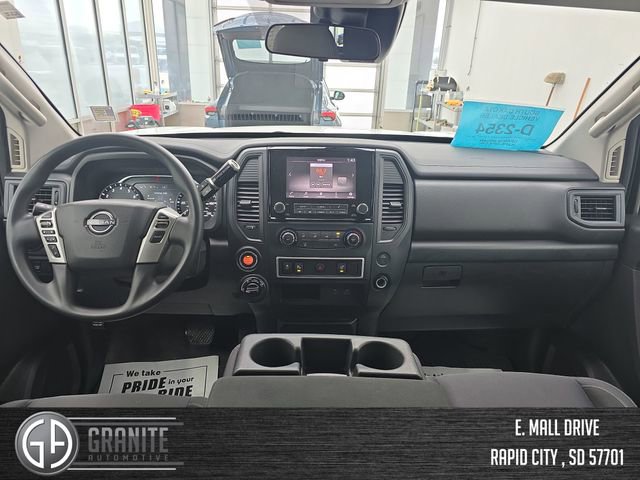 Used 2023 Nissan Titan S image 12