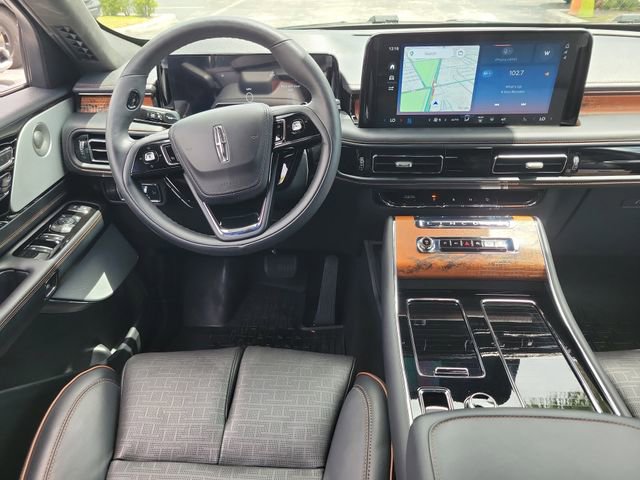 Used 2025 Lincoln Aviator Black Label AWD/4WD image 19