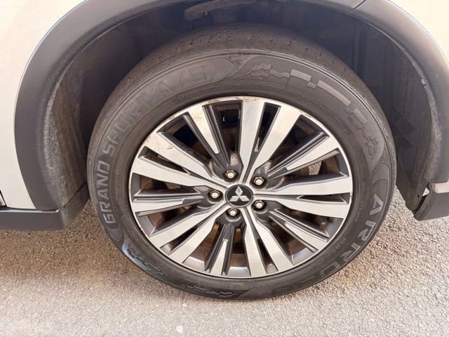 Used 2020 Mitsubishi Outlander SE AWD/4WD image 12