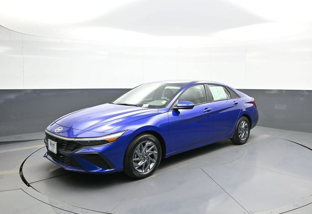 Certified 2024 Hyundai Elantra SEL FWD image 10