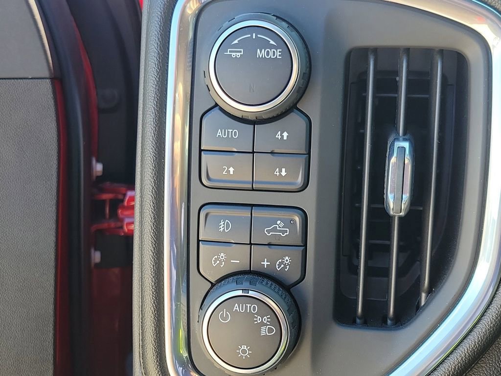 Certified 2021 Chevrolet Silverado 1500 RST AWD/4WD image 21
