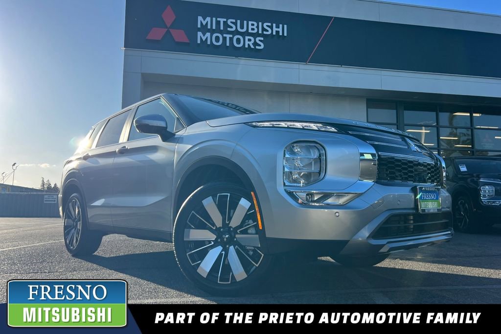 New 2026 Mitsubishi Outlander SE image 1