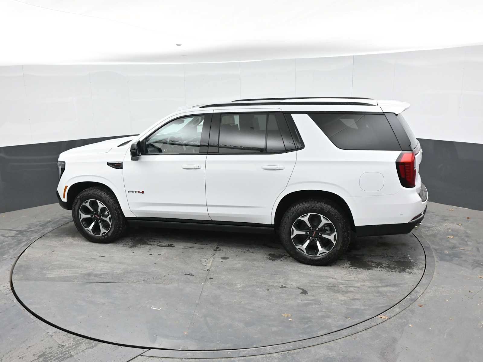 New 2026 GMC Yukon AT4 w/ AT4 Premium Plus Package AWD/4WD image 28