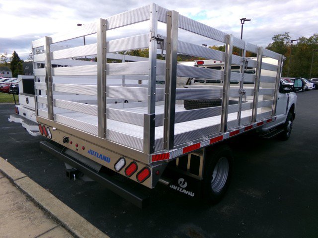 New 2025 Ford F350 XL w/ XL Chrome Package AWD/4WD image 4