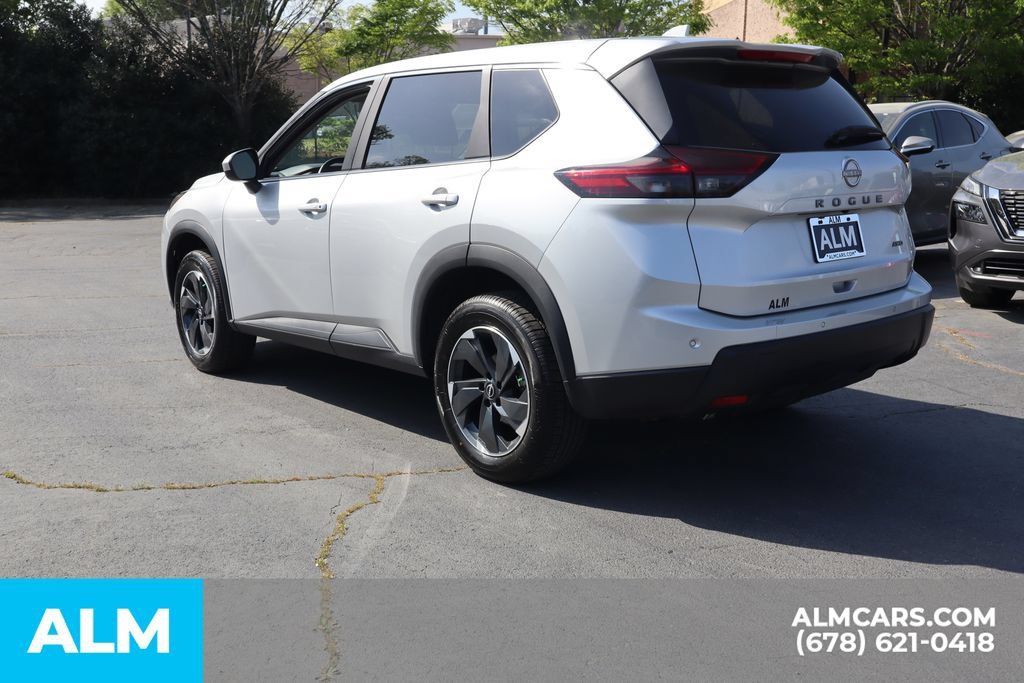 Used 2025 Nissan Rogue SV AWD/4WD image 8