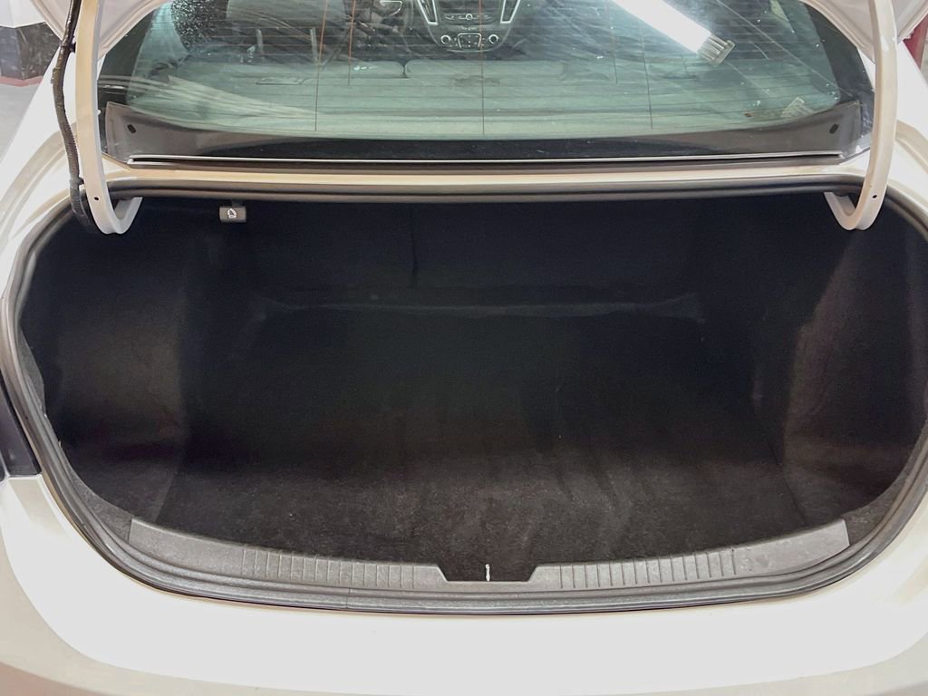 Used 2023 Chevrolet Malibu LT FWD image 25