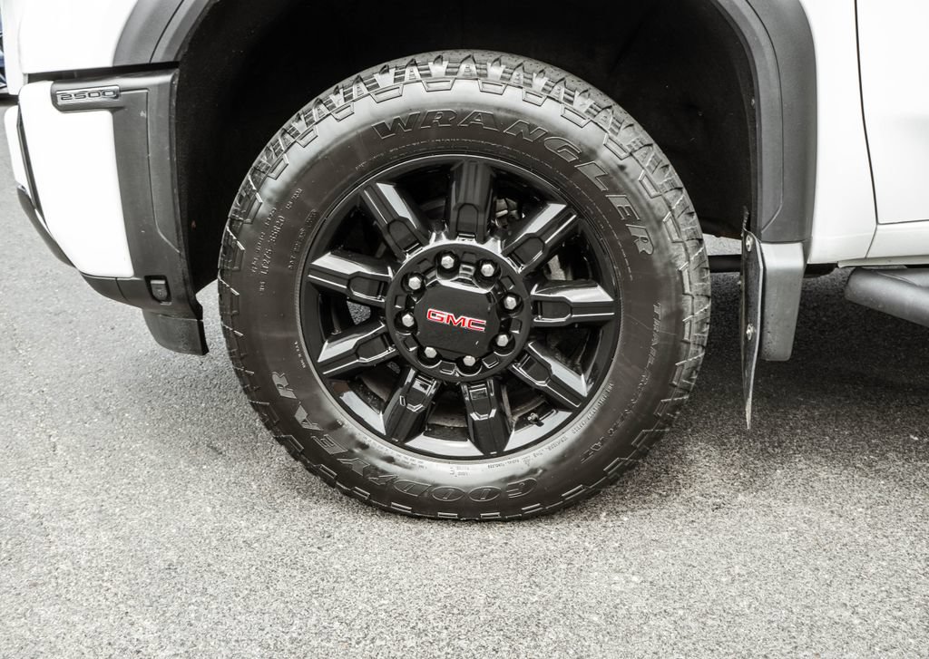 Used 2024 GMC Sierra 2500 AT4 w/ AT4 Preferred Package AWD/4WD image 31