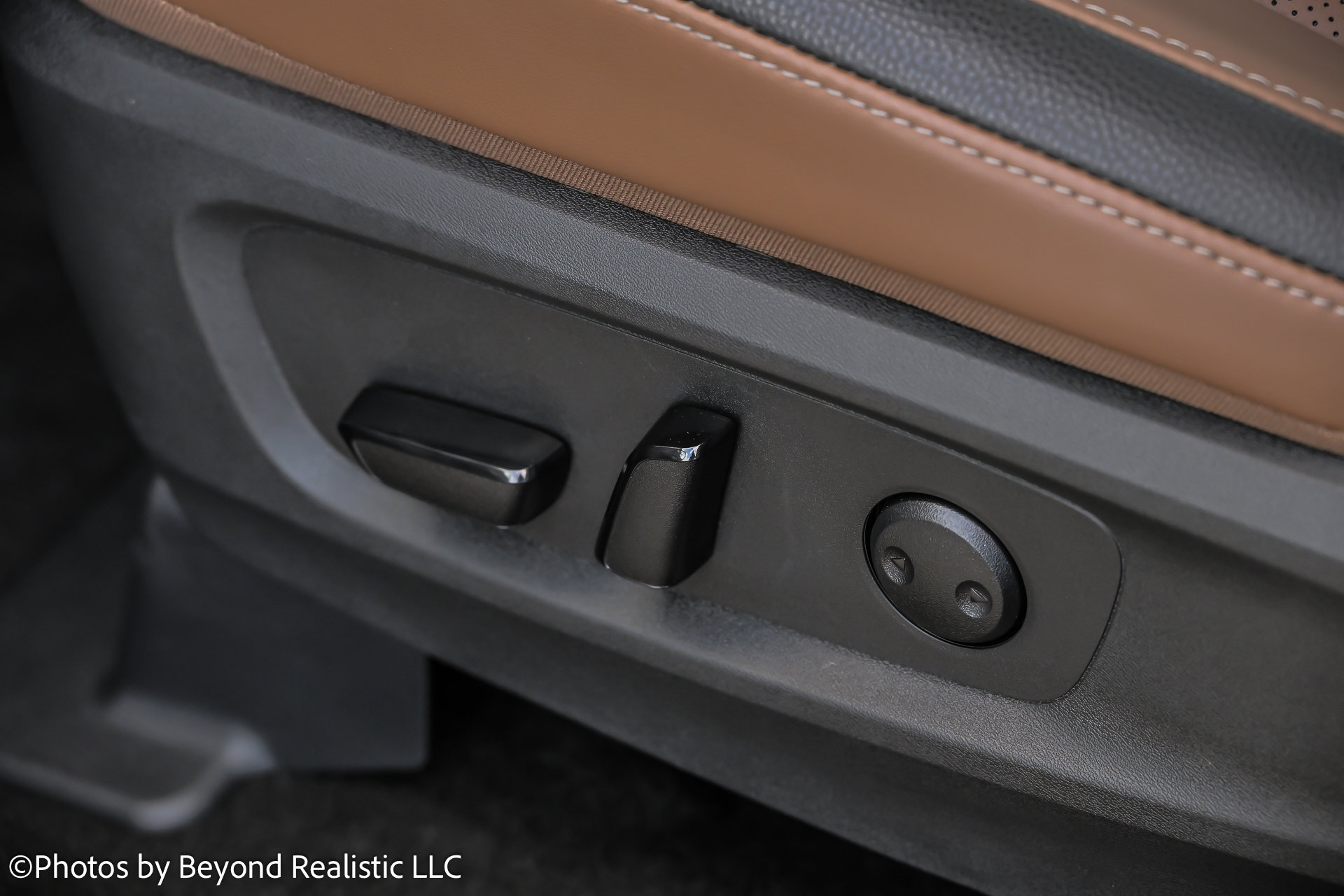 Used 2025 Nissan Pathfinder Platinum image 34