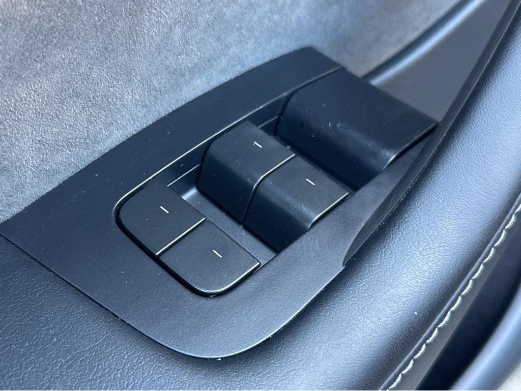 Used 2023 Tesla Model Y Performance image 31