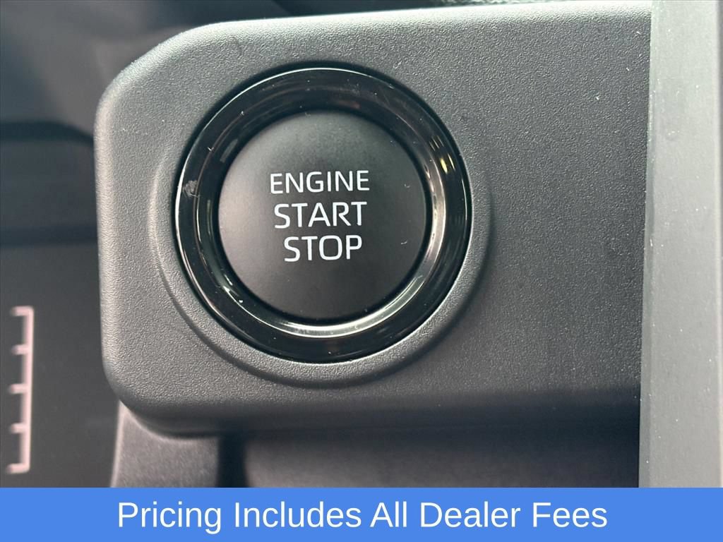 Used 2025 Toyota Tacoma SR5 AWD/4WD image 15