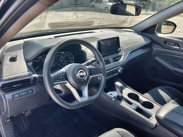 Used 2025 Nissan Altima 2.5 SV image 11