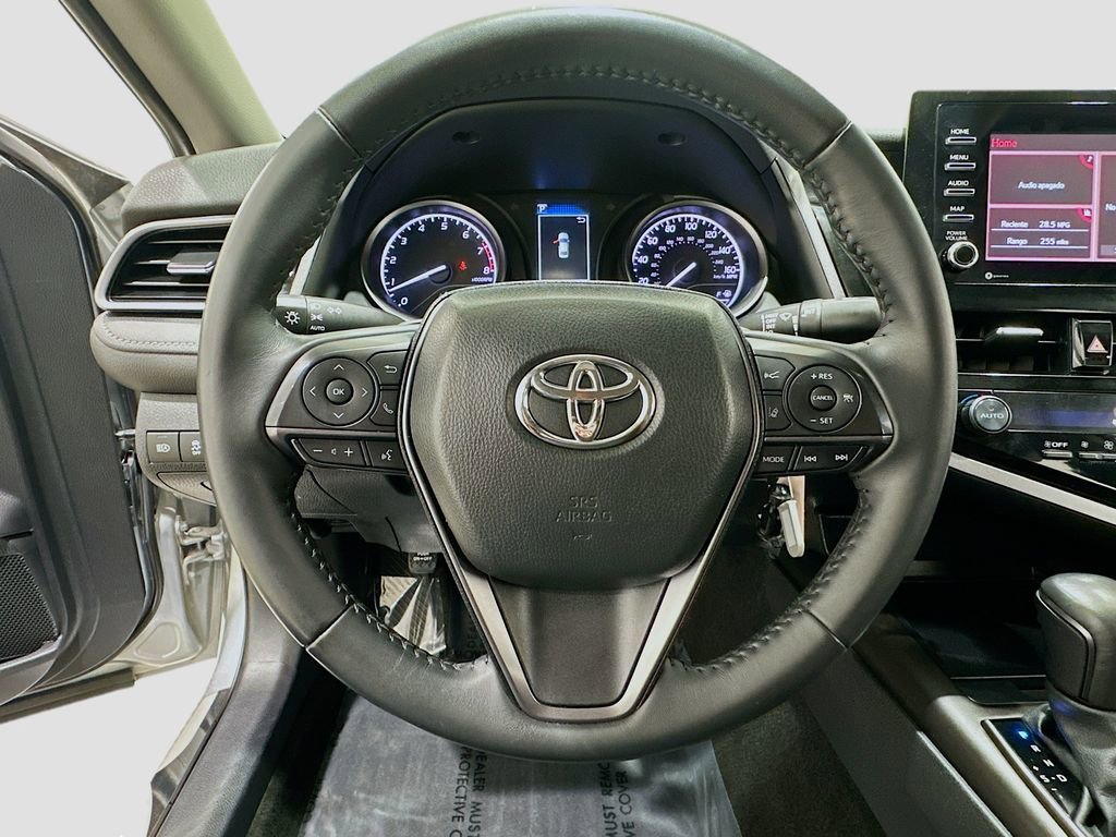 Used 2024 Toyota Camry SE FWD image 11