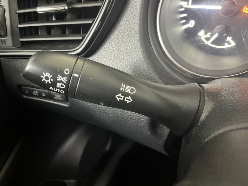 Used 2019 Nissan Rogue S image 62