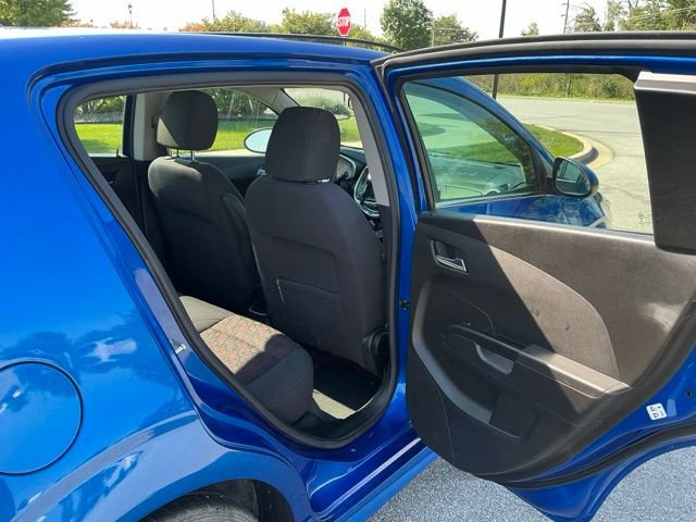 Used 2018 Chevrolet Sonic LT w/ Fun and Sun Package FWD image 17