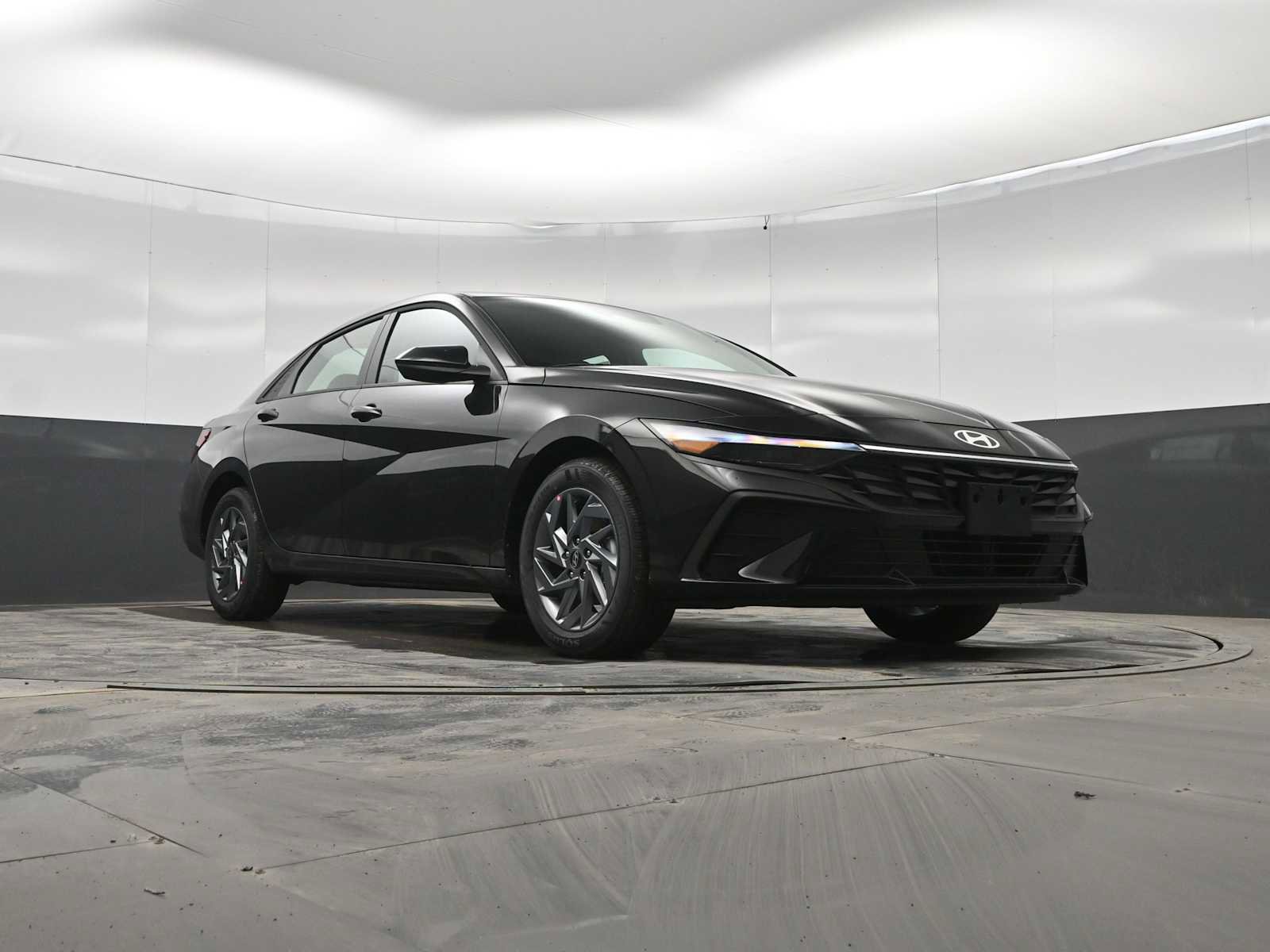 New 2026 Hyundai Elantra Blue image 31