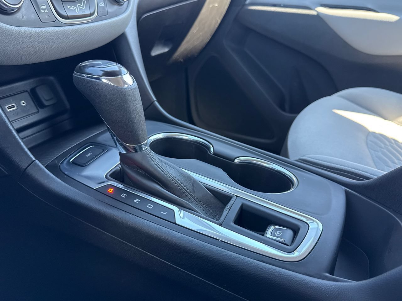 Used 2020 Chevrolet Equinox LS AWD/4WD image 24