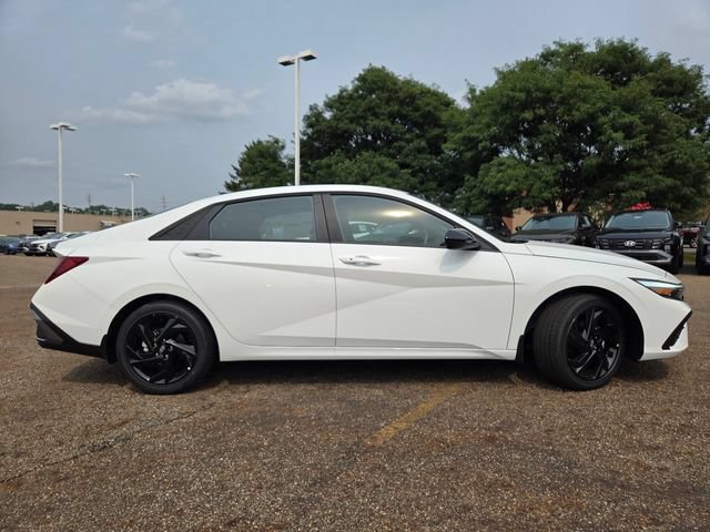 New 2026 Hyundai Elantra SEL Sport FWD image 17