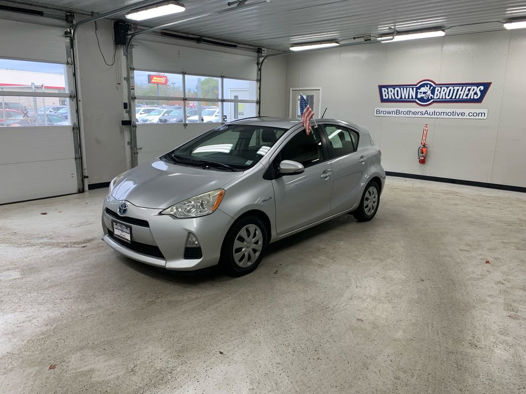 Used 2014 Toyota Prius C Three image 1