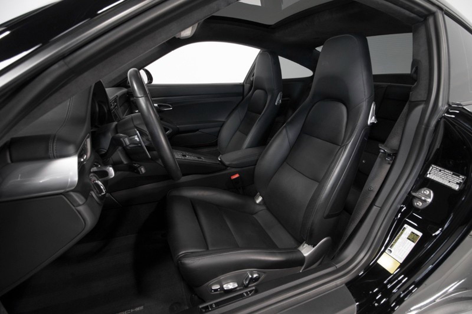 Used 2018 Porsche 911 Carrera 4 GTS image 37