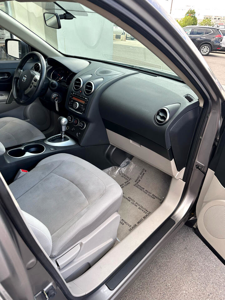 Used 2013 Nissan Rogue S image 19