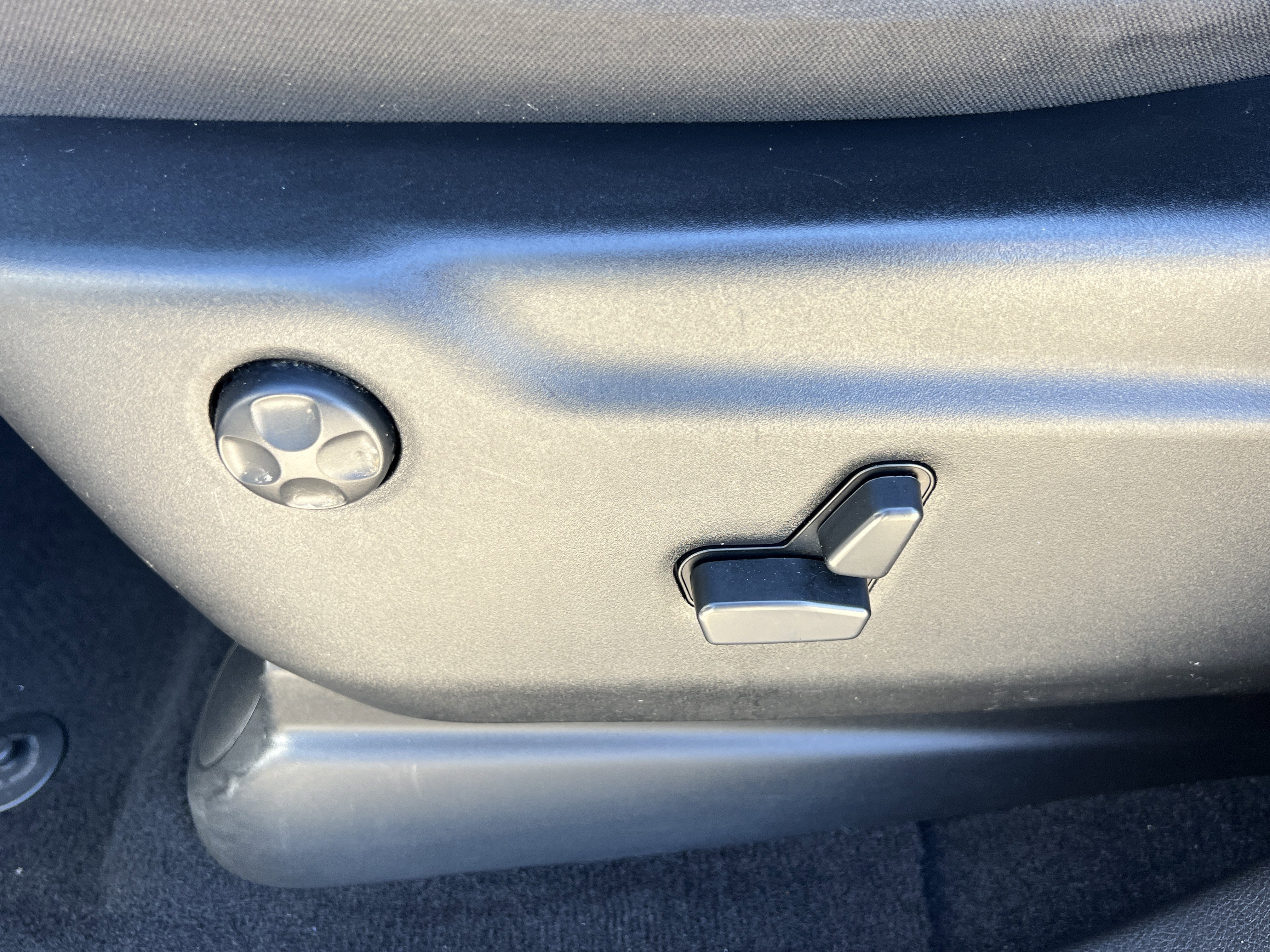 Used 2021 Jeep Grand Cherokee Laredo image 29