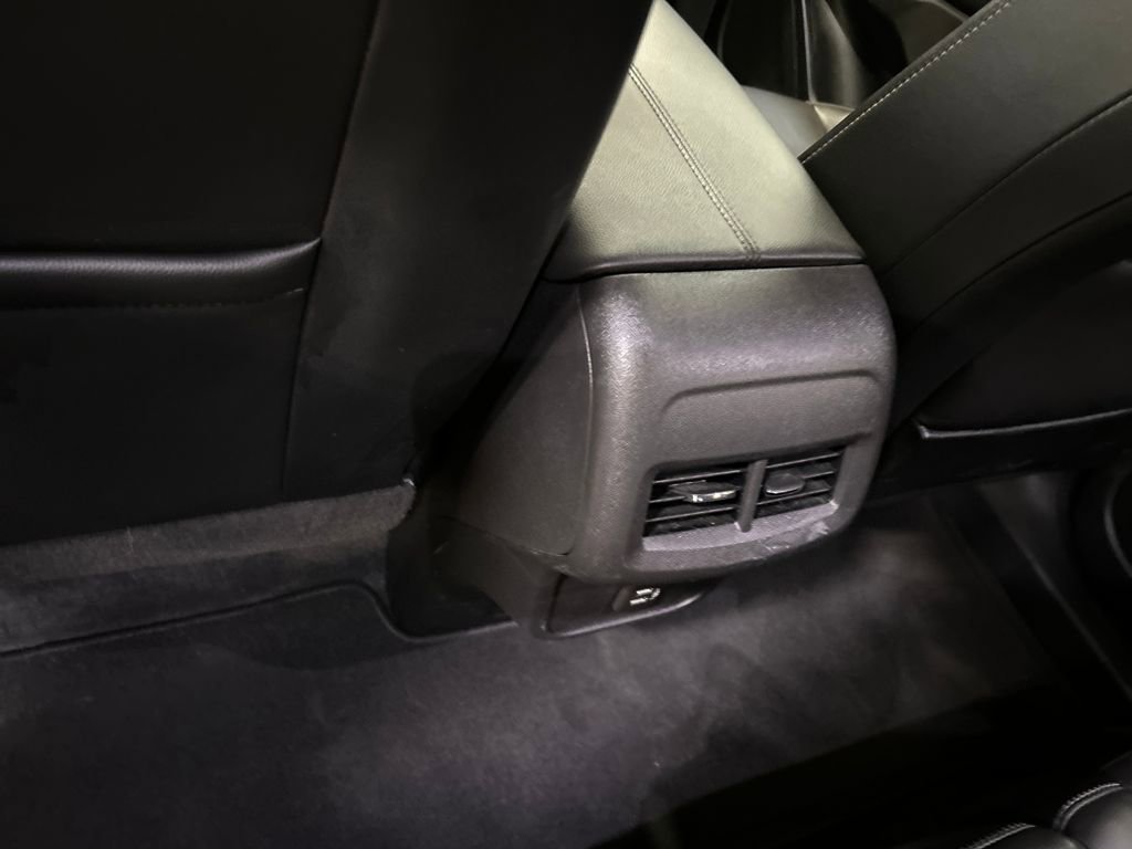 Used 2024 GMC Terrain SLT image 34