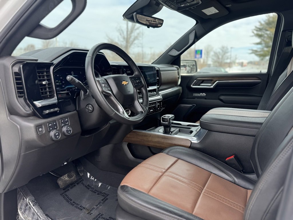 Used 2023 Chevrolet Silverado 1500 High Country w/ High Country Premium Package image 14