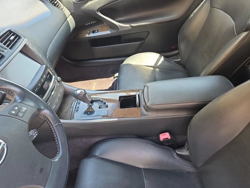Used 2010 Lexus IS 350C RWD image 12