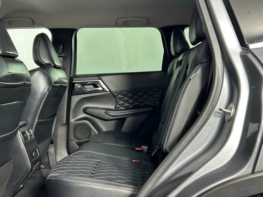 Used 2022 Mitsubishi Outlander SEL AWD/4WD image 18