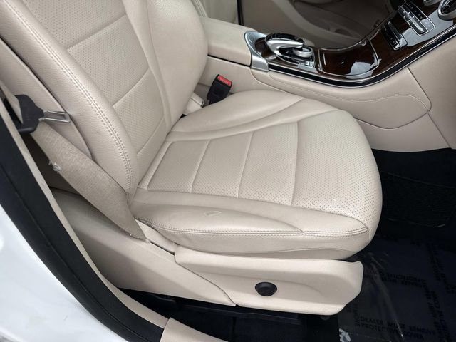 Used 2019 Mercedes-Benz GLC 300 4MATIC image 10