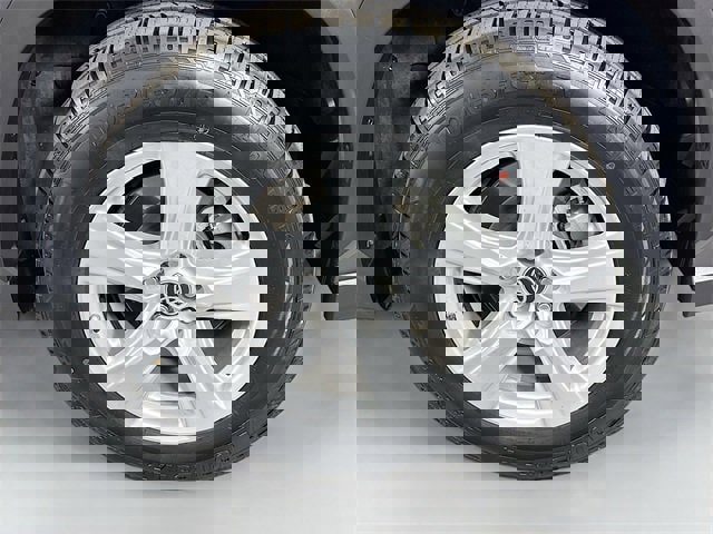 Certified 2023 Toyota Highlander LE image 30