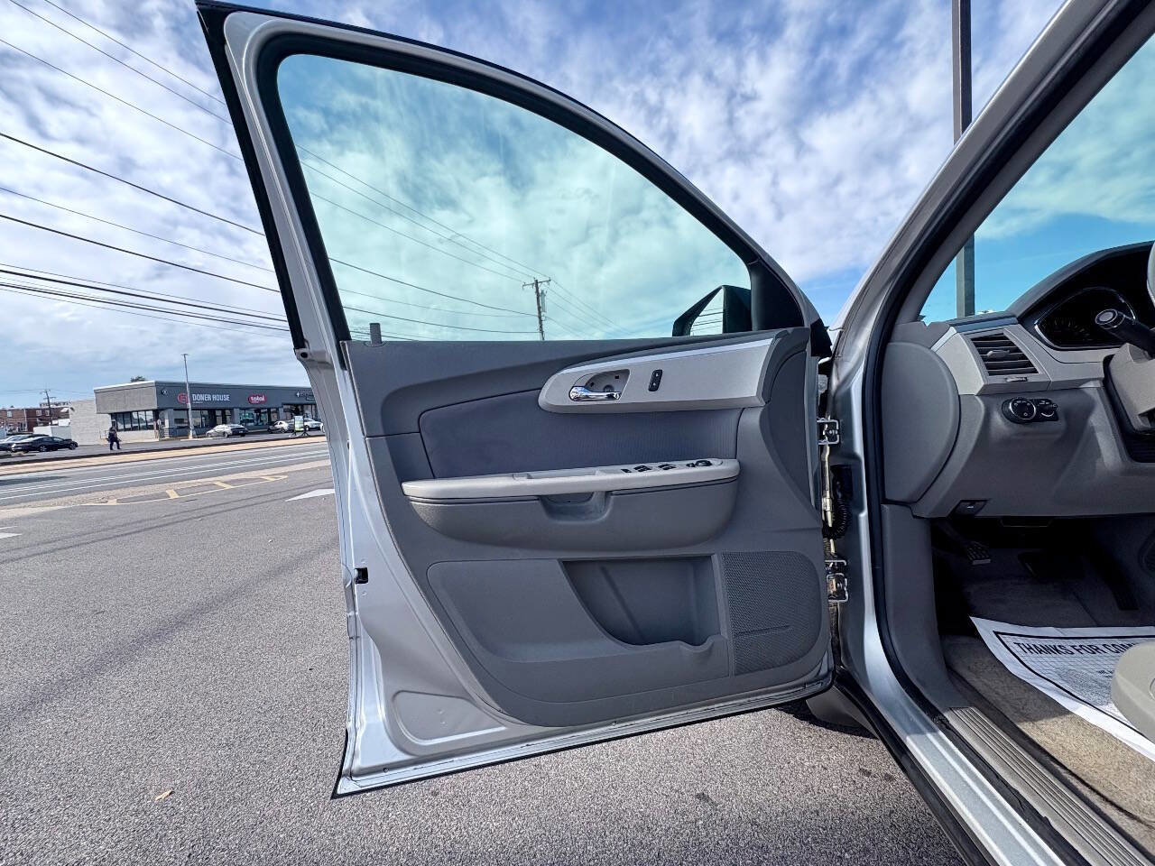 Used 2011 Chevrolet Traverse LS image 18