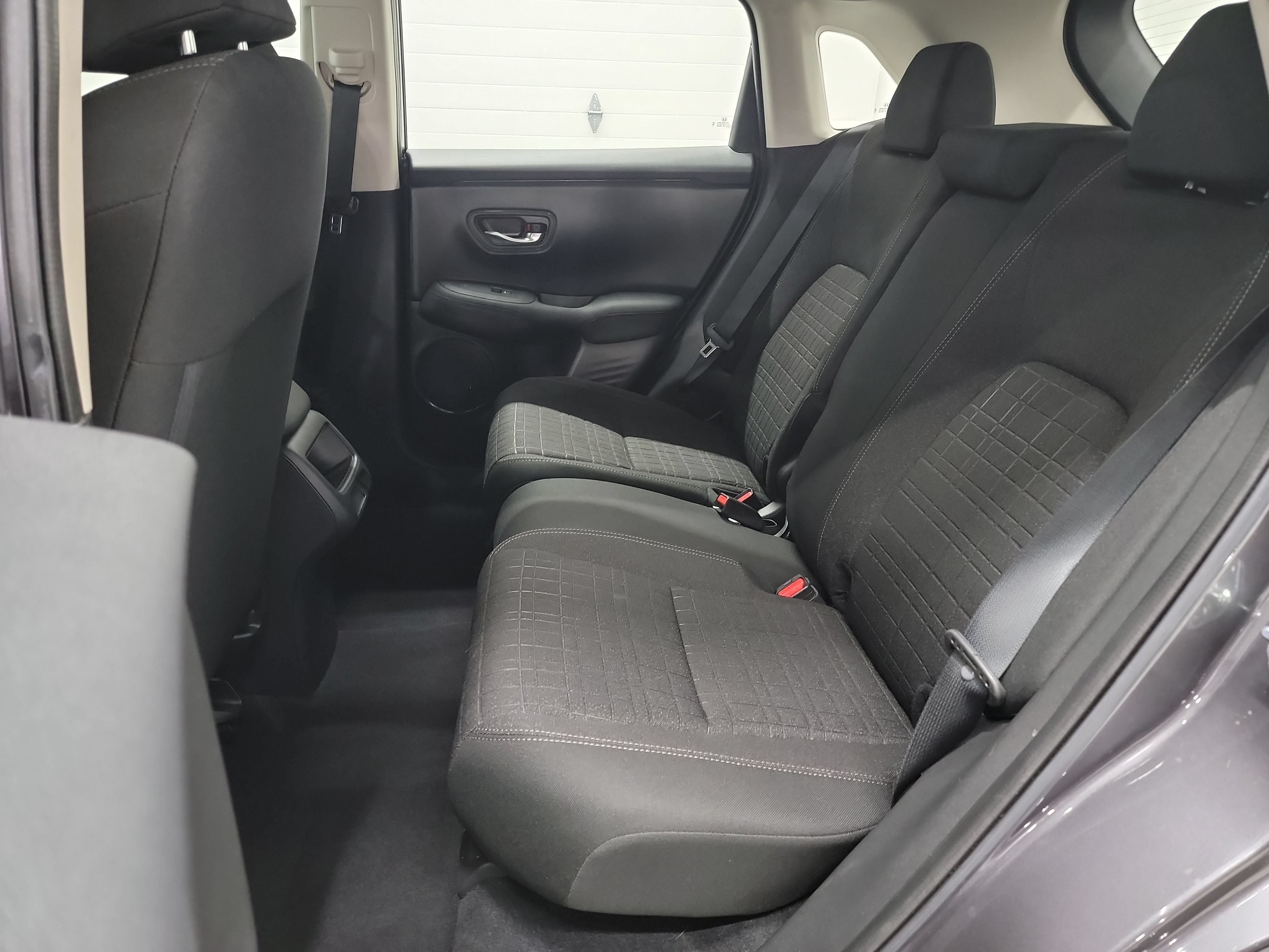 Certified 2024 Honda HR-V LX image 27