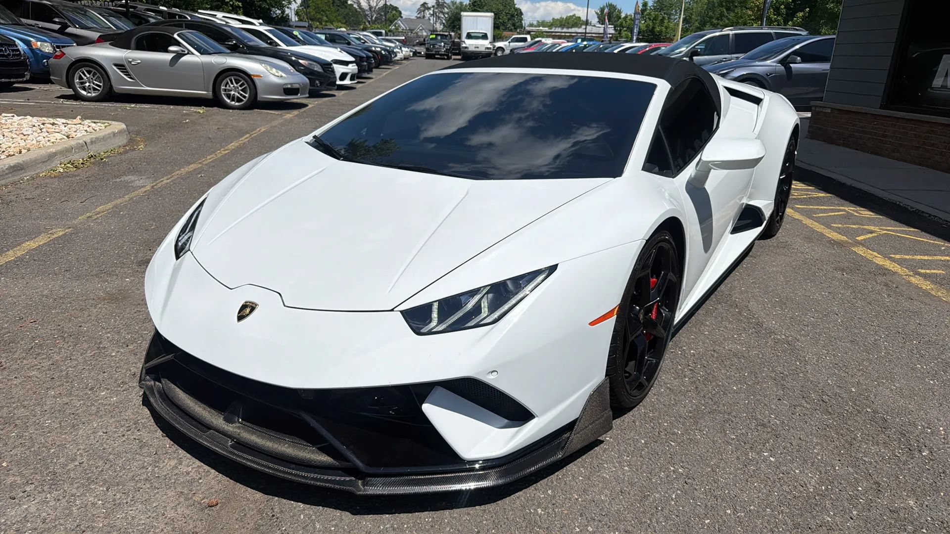 Used 2021 Lamborghini Huracan EVO RWD image 1