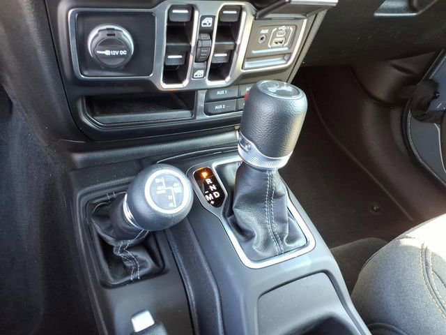 Used 2025 Jeep Wrangler Sahara 4xe image 29