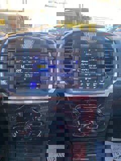 Used 2019 Chrysler 300 Touring w/ Driver Convenience Group image 17