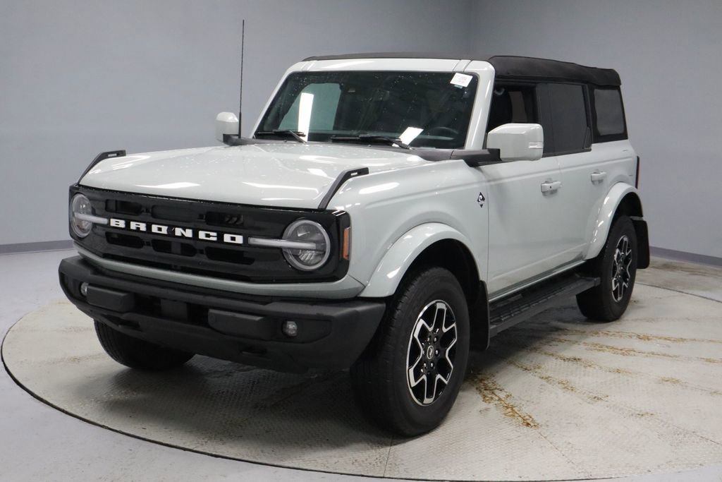 Used 2023 Ford Bronco Outer Banks image 9