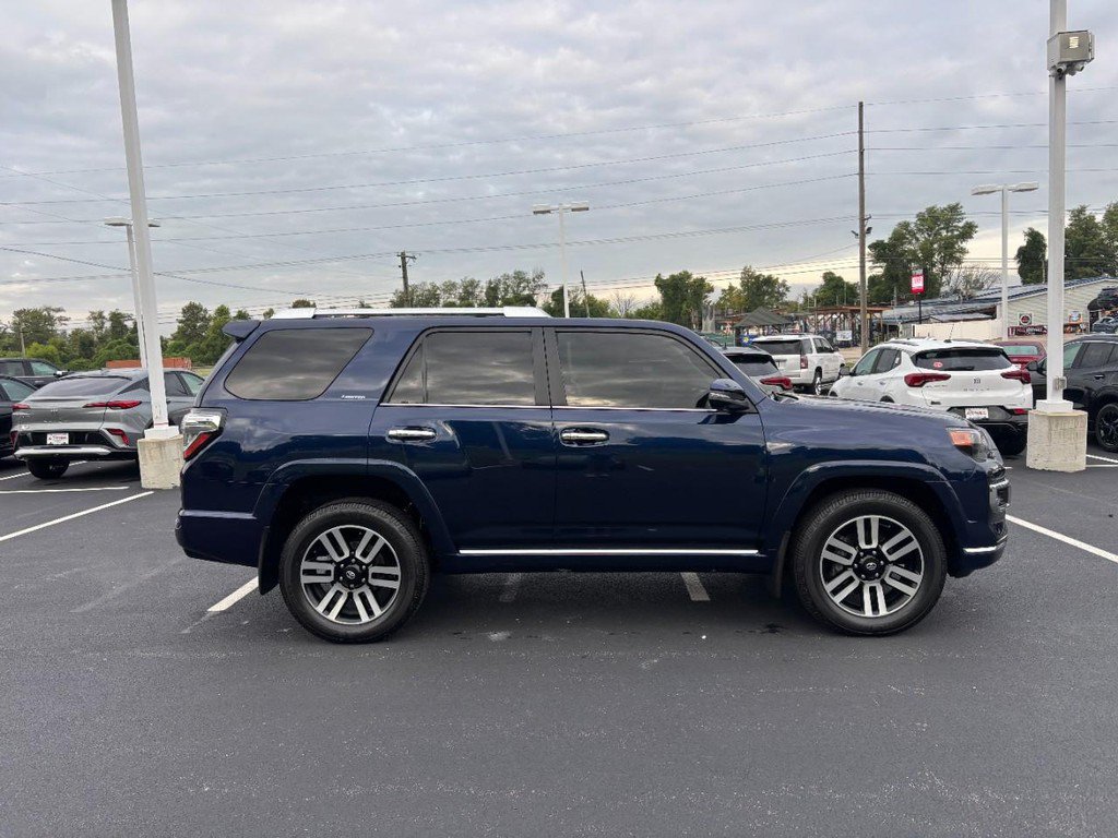 Used 2022 Toyota 4Runner Limited AWD/4WD image 2