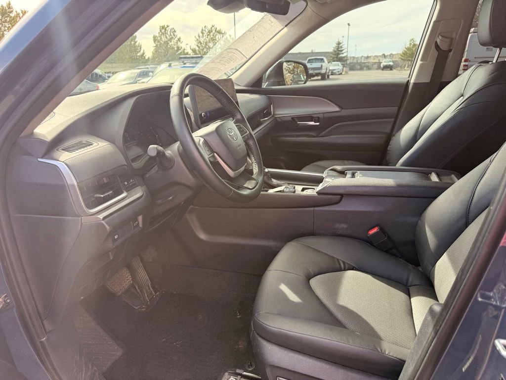 Used 2024 Toyota Grand Highlander XLE image 27
