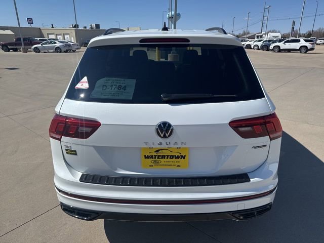 Used 2024 Volkswagen Tiguan SE R-Line AWD/4WD image 6