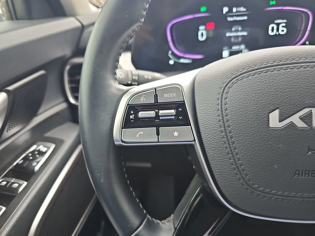 Used 2025 Kia Telluride S image 23