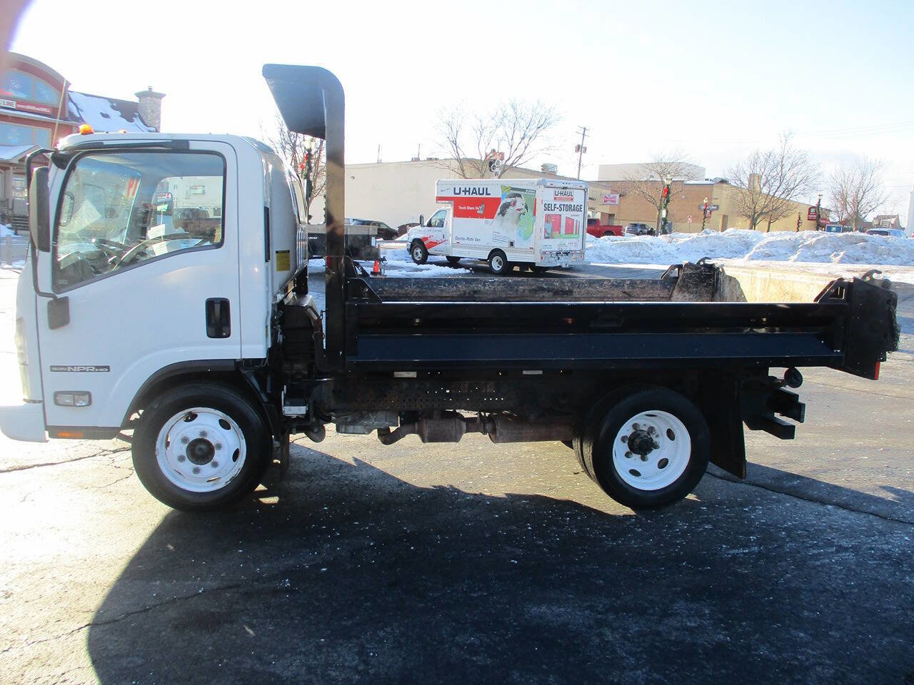 Used 2019 Isuzu NPR image 8