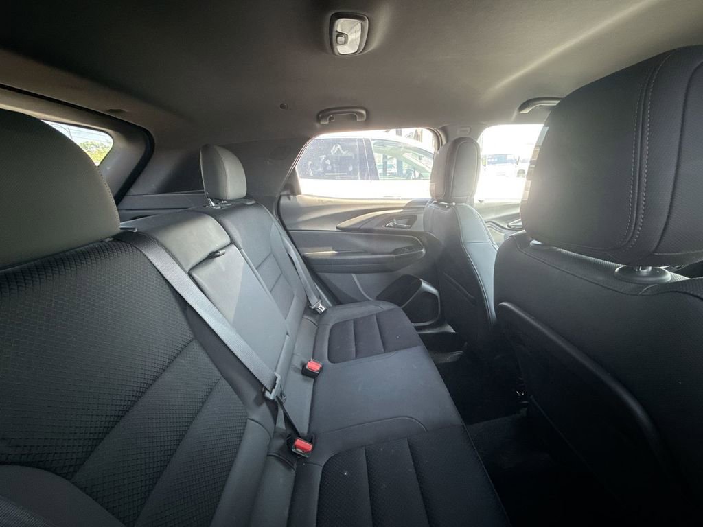 Used 2023 Chevrolet TrailBlazer RS w/ Convenience Package AWD/4WD image 10