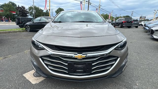 Used 2022 Chevrolet Malibu LT FWD image 2
