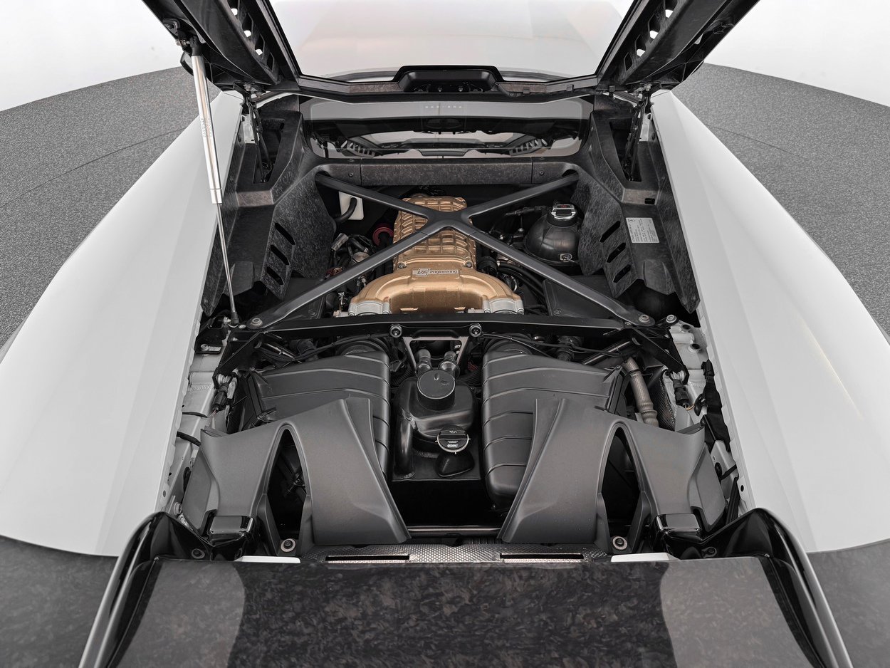 Used 2018 Lamborghini Huracan Performante image 35