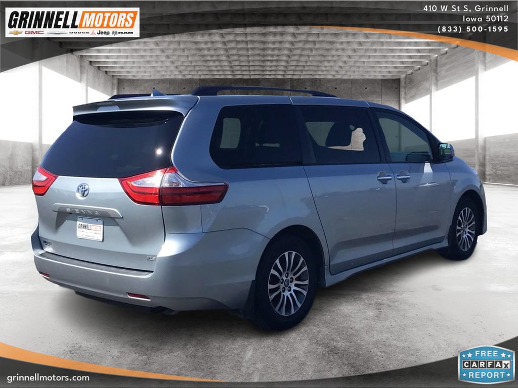 Used 2019 Toyota Sienna XLE w/ Carpet Mat Package FWD image 5